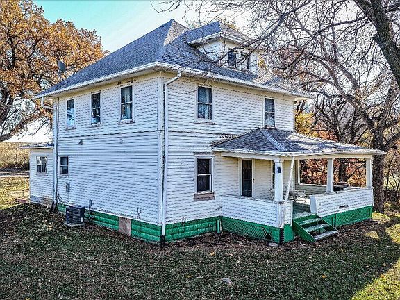 5th image of 2144 Norton Ave
