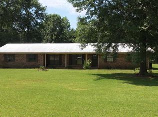 53 Main St, Walnut Hill, FL 32568