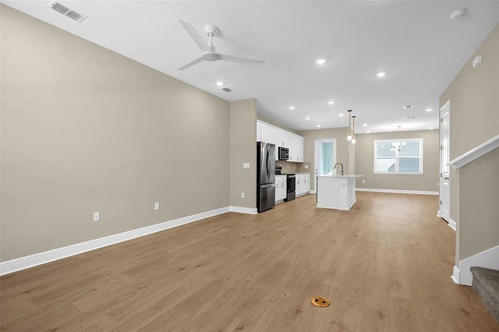 3 bed, 2.5 bath, 1744 sqft, $2,950 — Photo 4