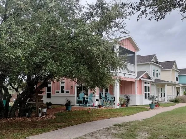 144 Lavaca Cir, Rockport, TX 78382