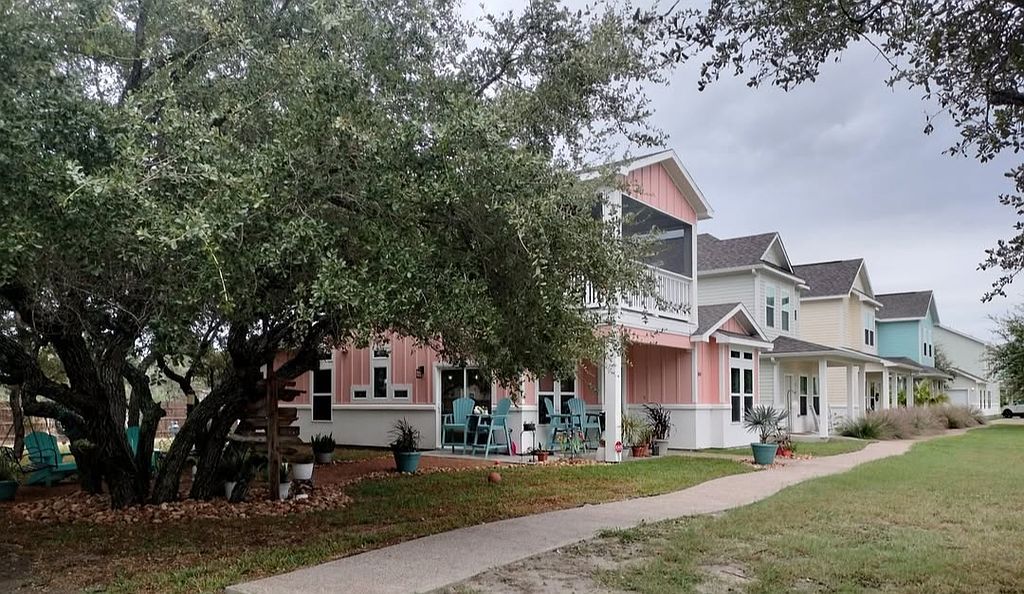 144 Lavaca Cir - Property Image
