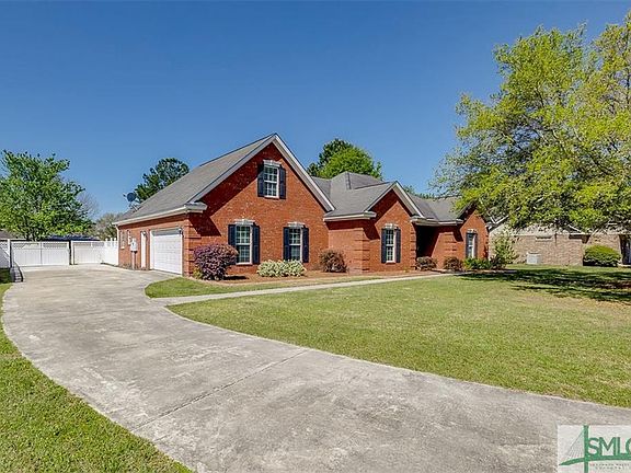 2nd image of 119 Kensington Cir