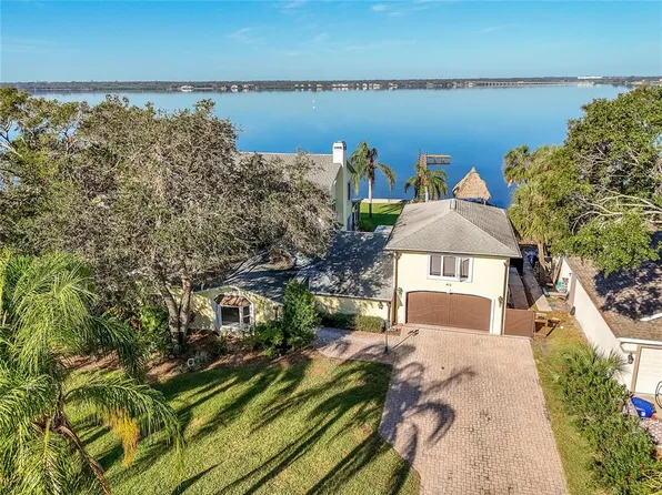 412 Shore Dr E, Oldsmar, FL 34677