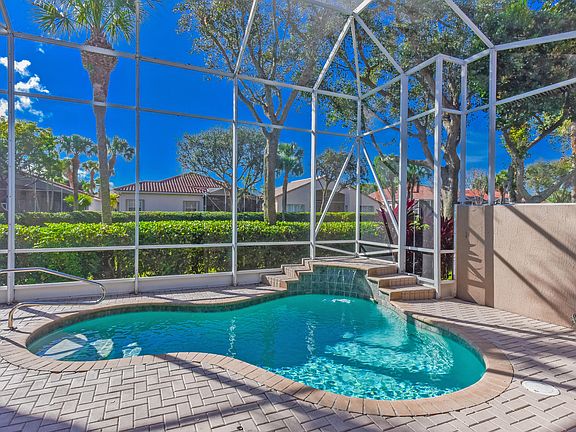 3rd image of 6646 Maggiore Drive