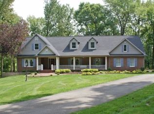 10881 Watershore Dr, Evansville, IN 47710