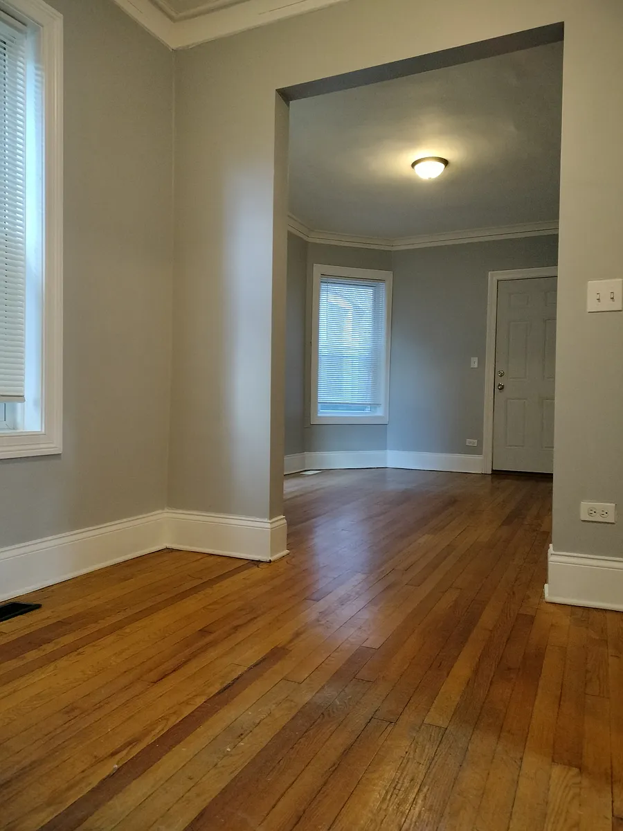 Building Photo - 7408 S Eberhart Ave #1R