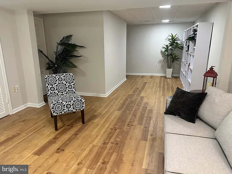 4847 Chevy Chase Dr #172 — Photo 29
