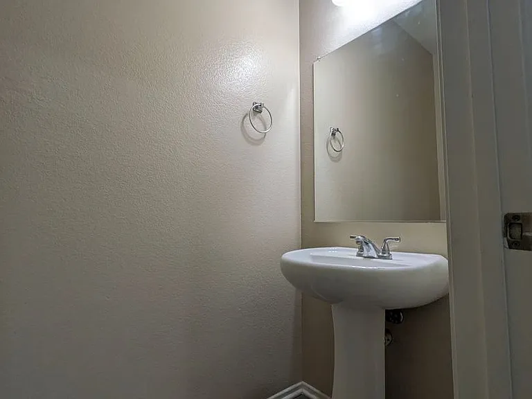 28623 Avalon Ave — Photo 35