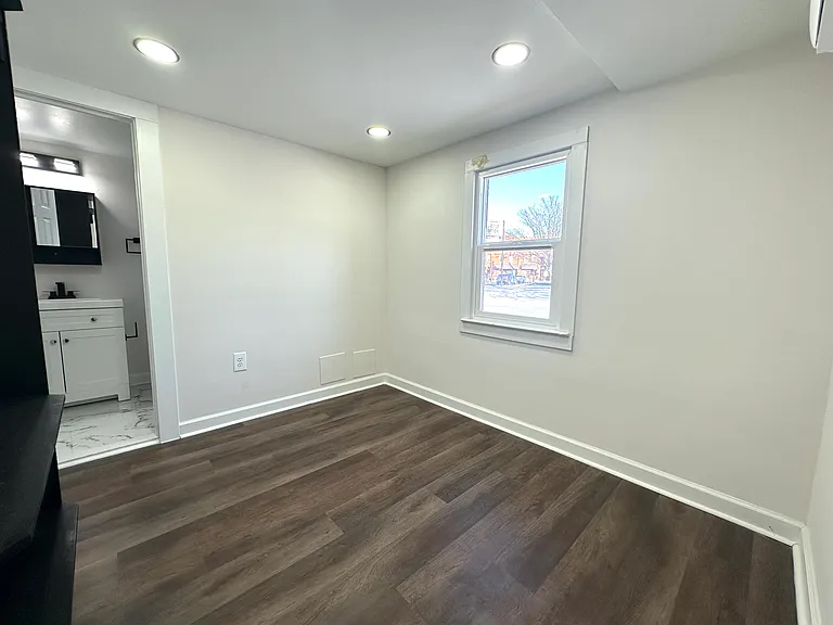 11 Westminster Pike #1B — Photo 4