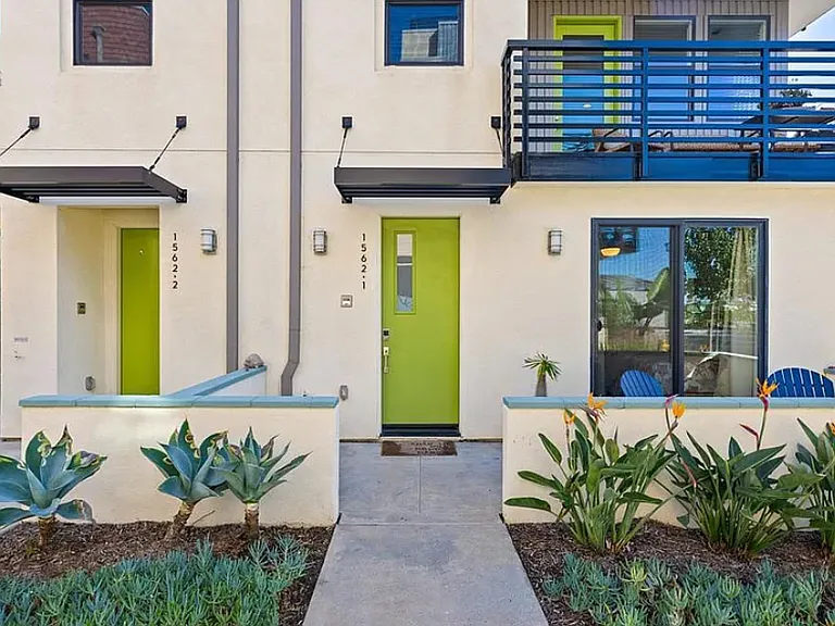1562 Vista Del Mar Way #1 — Photo 6