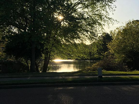 2nd image of 2392 Lake Edge Dr
