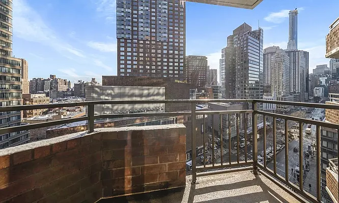 Rented by Corcoran | media 21