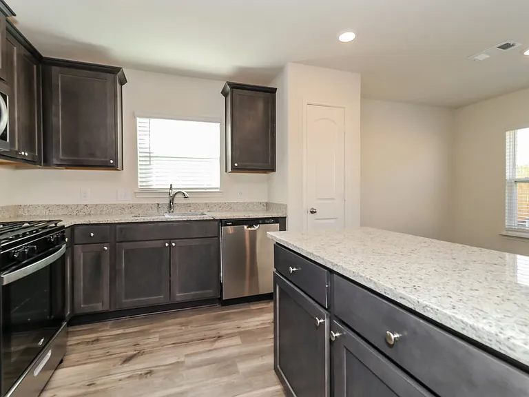 1313 Woodwinds Dr — Photo 8