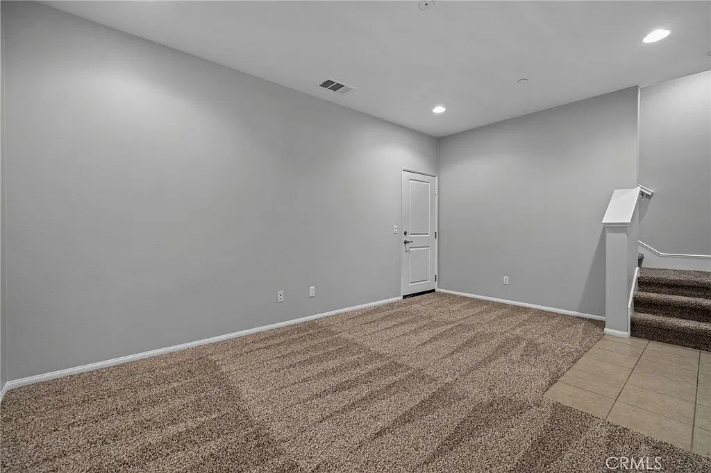 2 bed, 2.5 bath, 1384 sqft, $2,800 — Photo 4