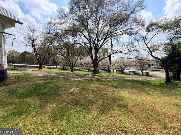 5th image of 662 Old Gainesville Hwy