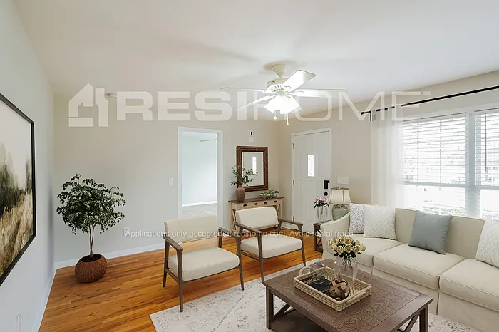 1607 Wellington Dr — Photo 4