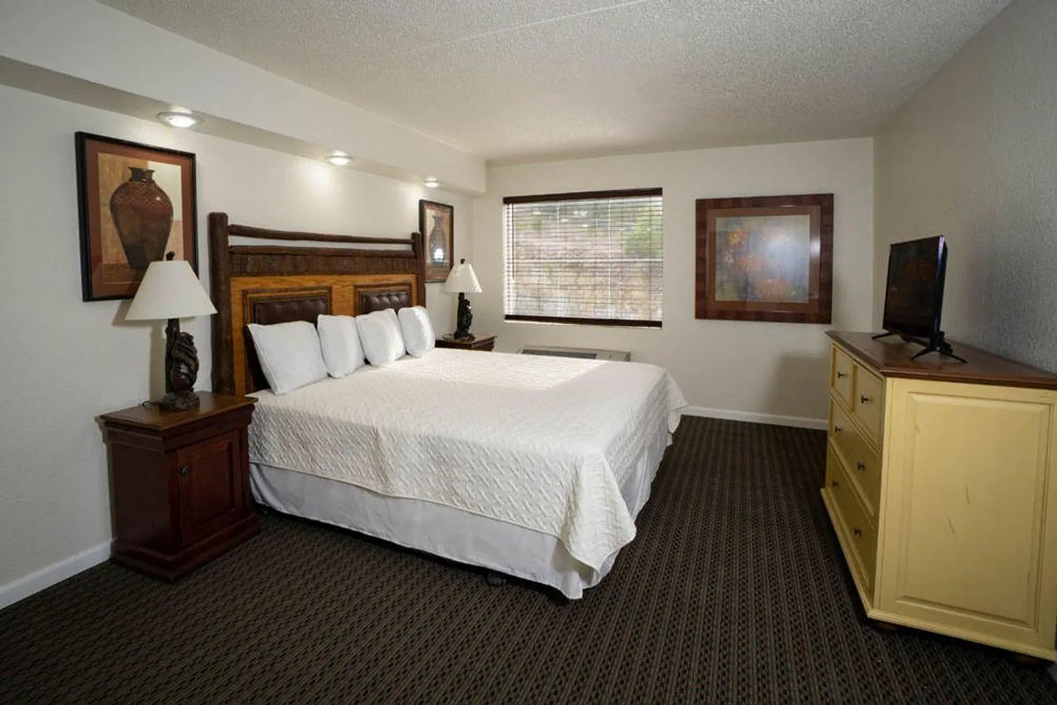 Studio, 1.0 bath, 387 sqft, $1,770 — Photo 1