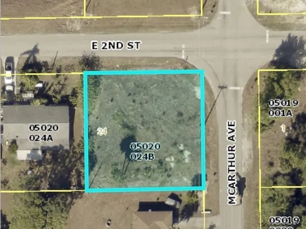 2706 E 2nd St, Lehigh Acres, FL 33936