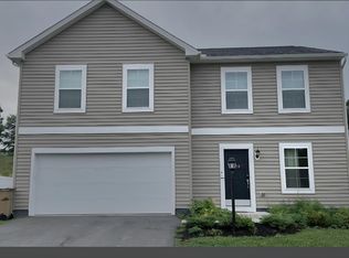 628 Links Dr, Maidsville, WV 26541