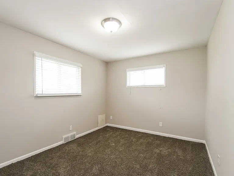 1230 Acredale Dr — Photo 11