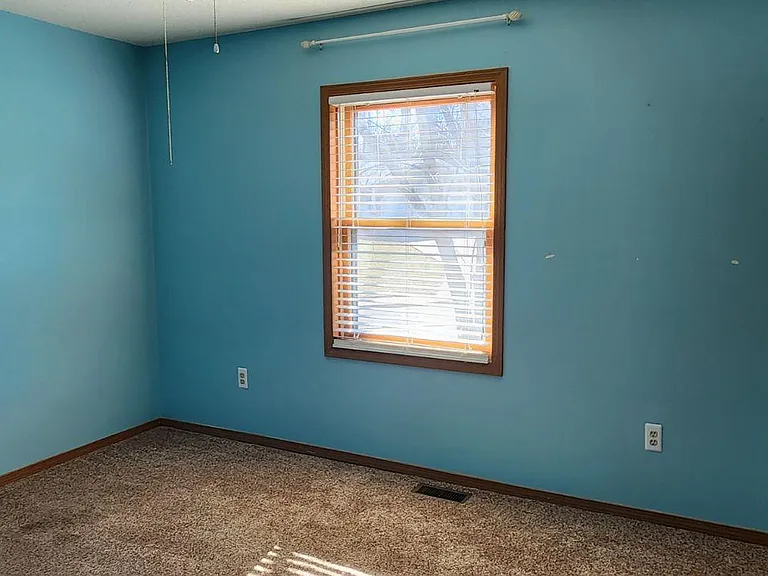 590 Wilson Ave — Photo 16