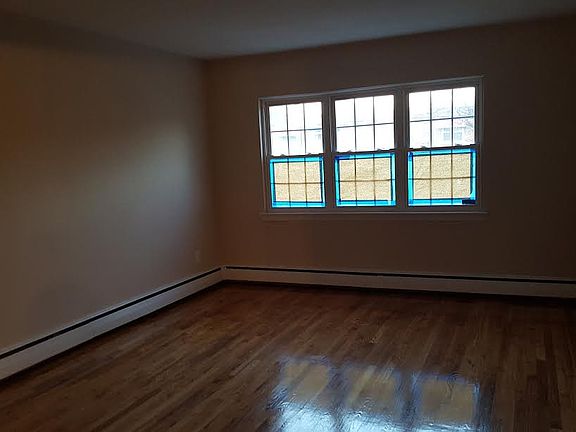 5th image of 4053 Ely Ave
