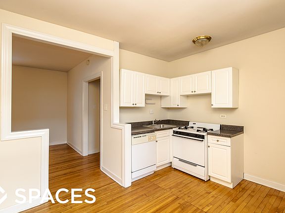 4th image of 3720 N Pine Grove Ave #3724XE3