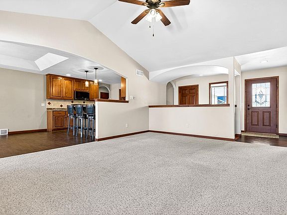 5th image of 1519 Remington Rd