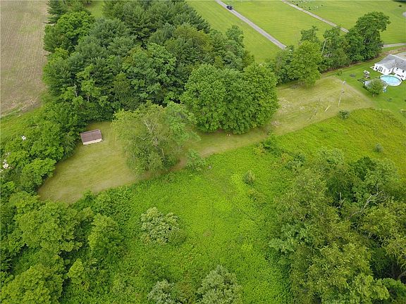 4th image of 2041 Cemetery Rd