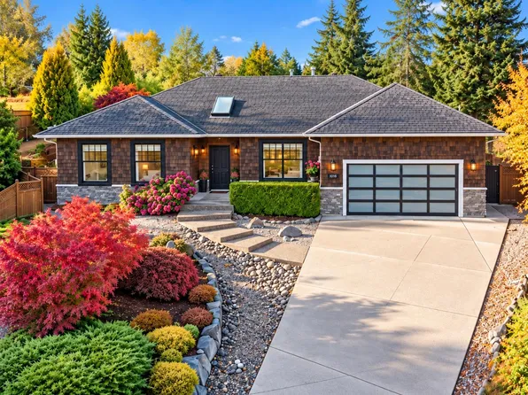 6161 Highmoor Pl, Sechelt, BC V7Z 0L1