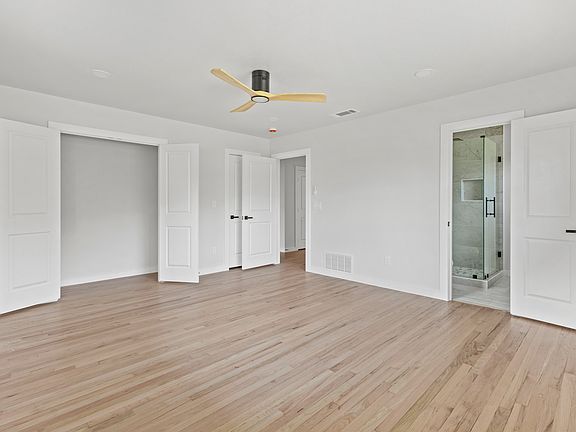 5th image of 6717 Victoria Ave