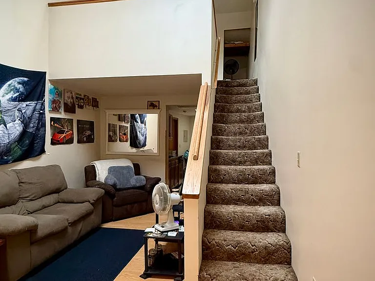 11 Clinton Ave — Photo 5