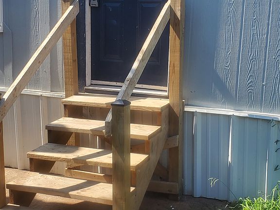 2nd image of 226 SE 55th St Unit 13