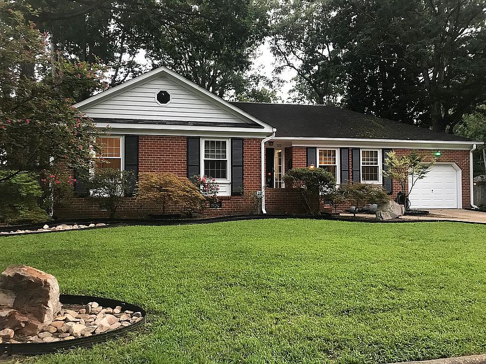 1st image of 722 Lexington Cir