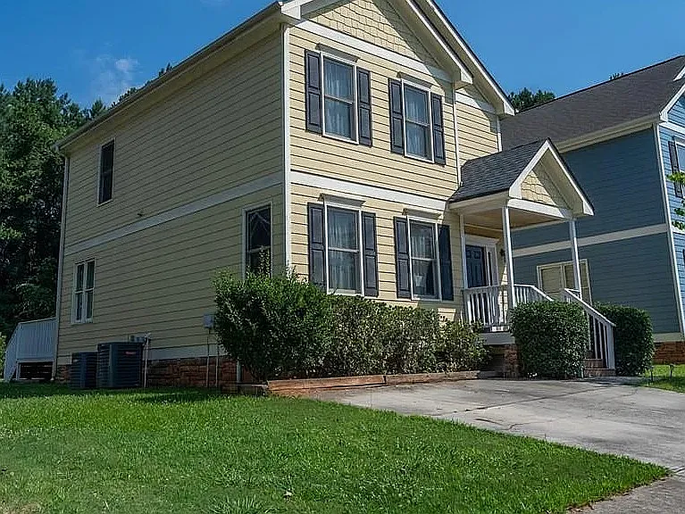 150 Betsy Ln — Photo 2