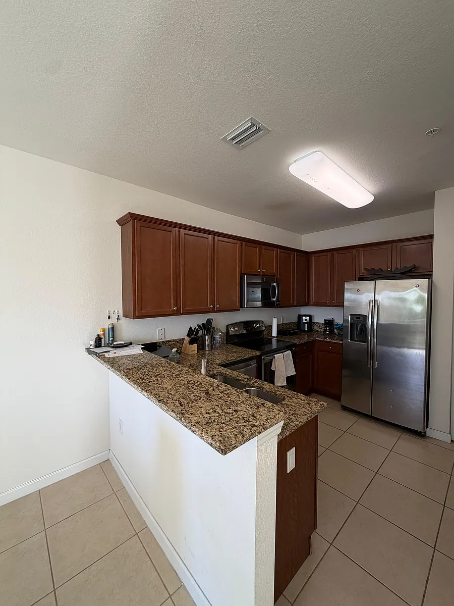 Building Photo - 10620 NW 88th St #214