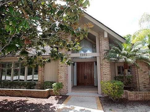 1st image of 1202 Palm View Ave