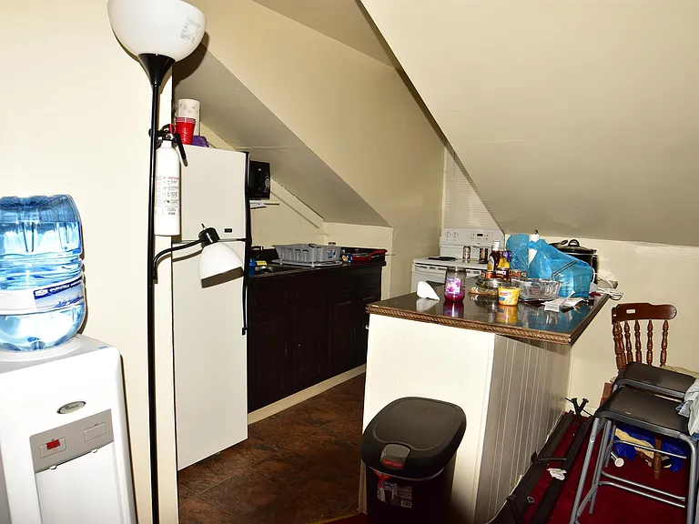 221 Atwood St — Photo 34
