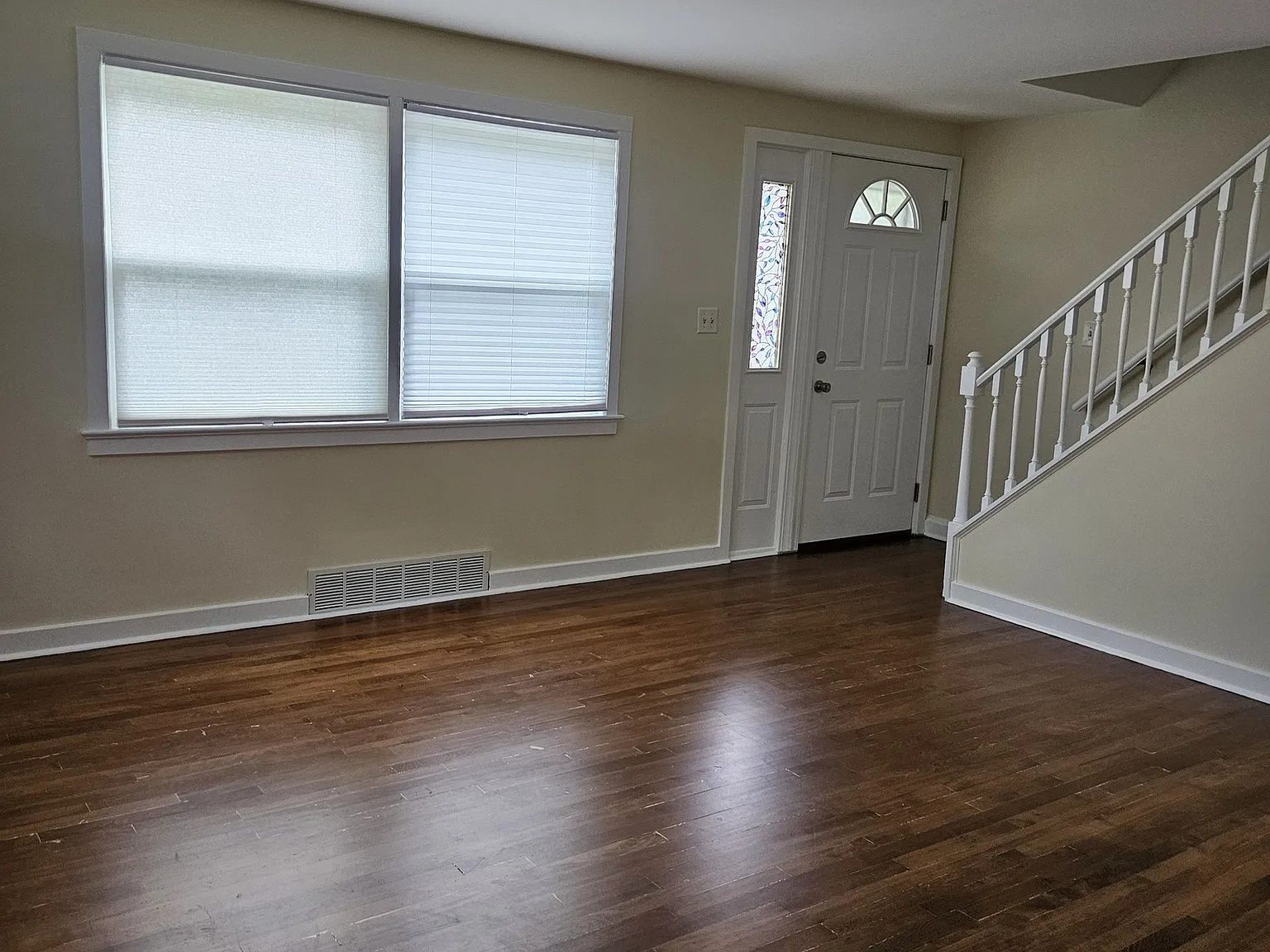 2 bed, 1.0 bath, 1014 sqft, $1,850 — Photo 2