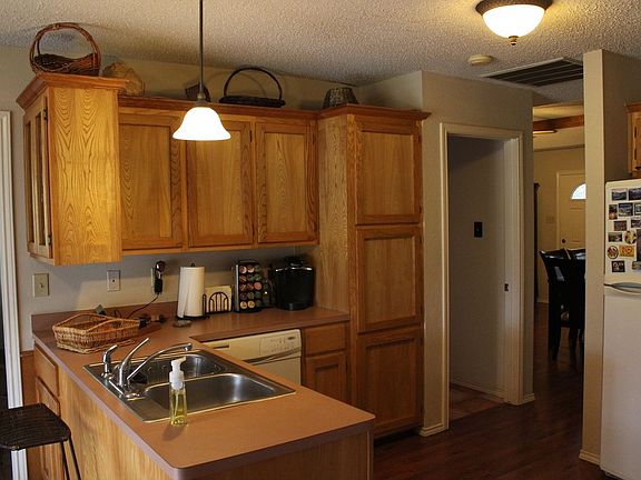 2nd image of 4115 Camellia Ct