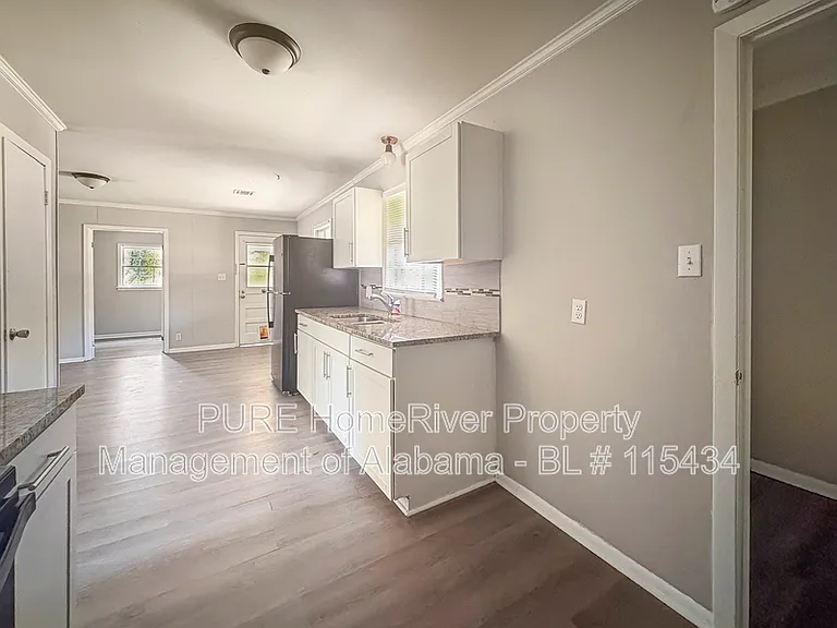 1701 Longmeadow Dr — Photo 8