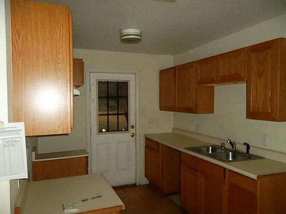 3rd image of 125 Sunset Bay Dr
