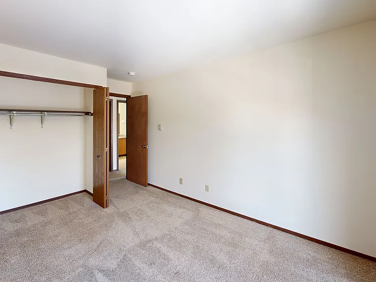 High Point Commons Apartments — Photo 20