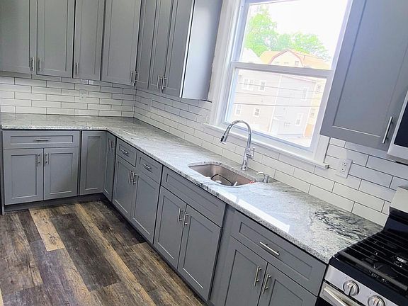 3rd image of 13 Lawton St APT 2