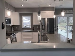 40 Goldfinch Ln, Hewitt, NJ 07421