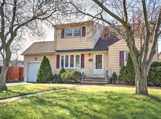 501 Beechwood Rd, Linden, NJ 07036