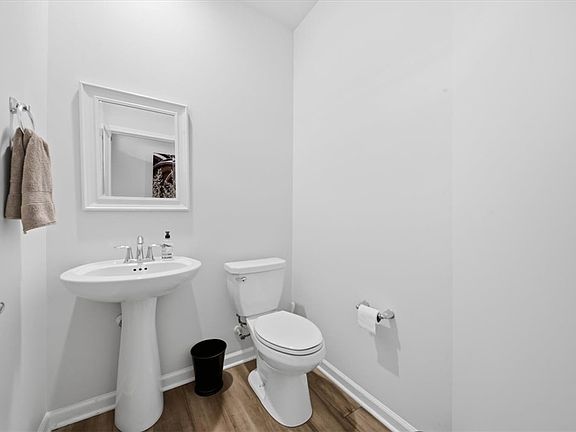 4th image of 455 Bee Cove Way