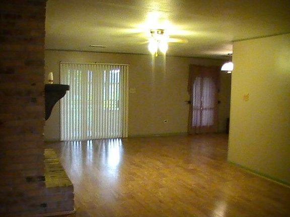 2nd image of 3625 Friendswood Dr