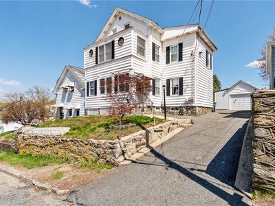 76 Thomas St, Woonsocket, RI, 02895