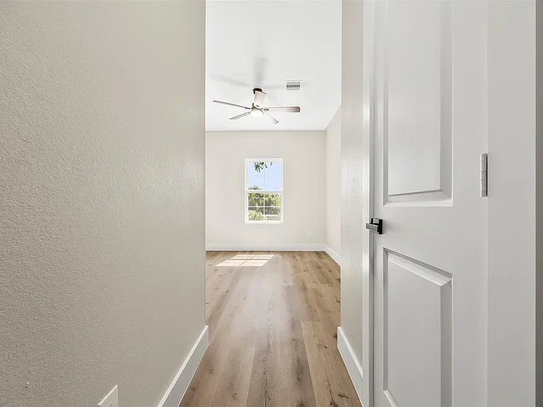5949 Collingsworth St — Photo 17